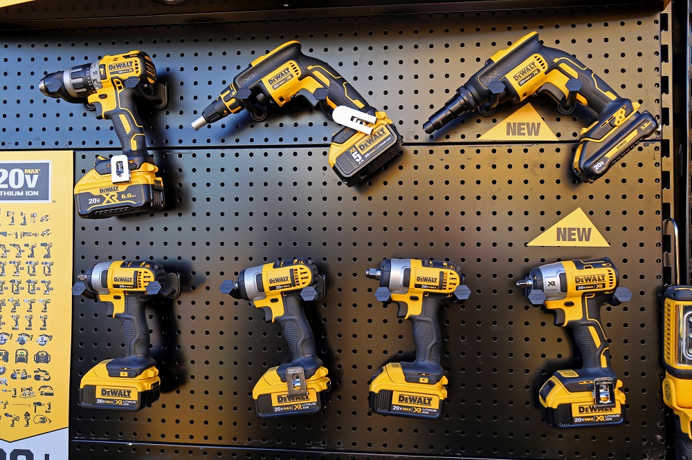 The Ultimate Guide to Cordless Power Drills - Display or Cordless Drills