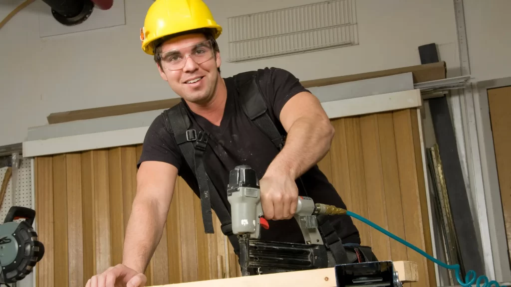 How Much Do Carpenters Make - Entry Level Carpenter on duty